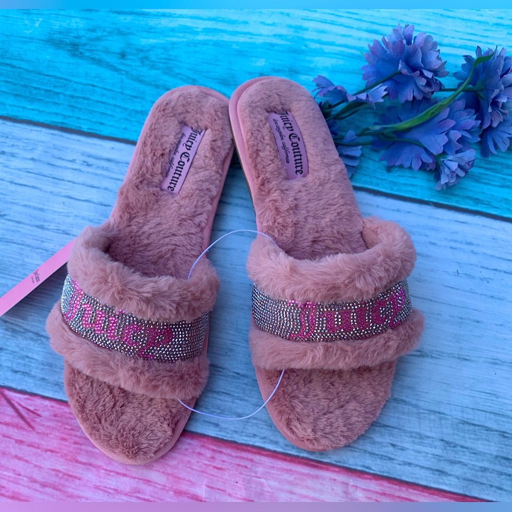 JUICY COUTURE💕🌸mauve pink gravity silver bling logo faux fur slides NWT